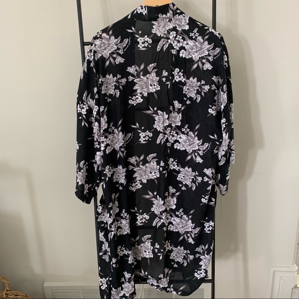 Floral kimono - Picture 3 of 3